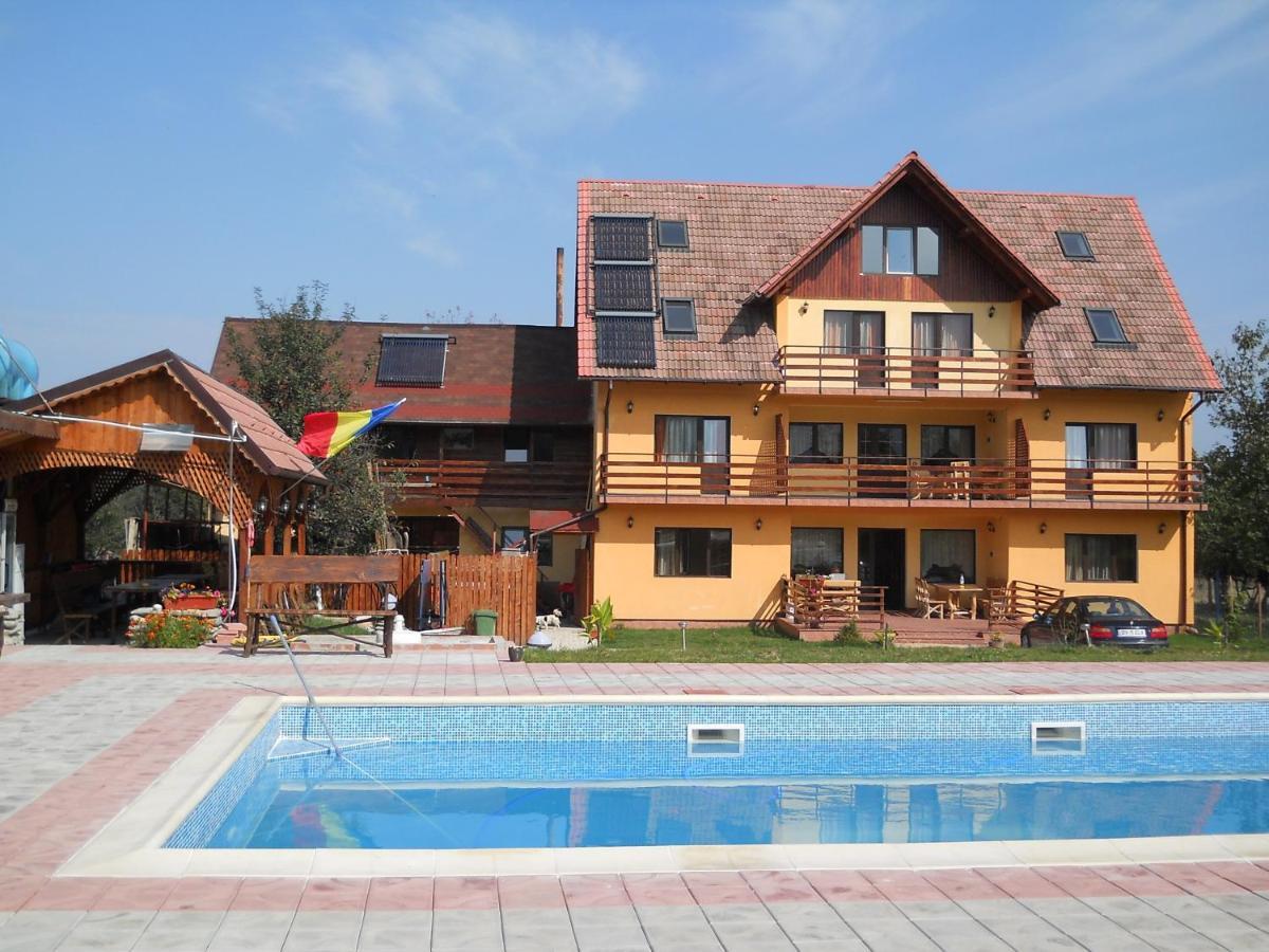 Pensiunea Roua Muntilor Sîmbăta de Sus Kültér fotó