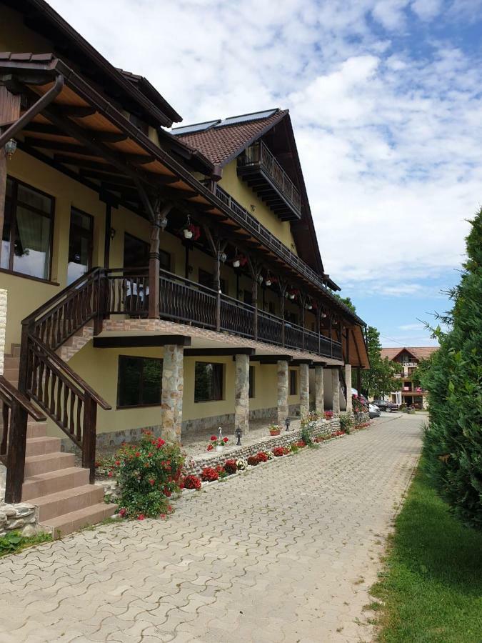 Pensiunea Roua Muntilor Sîmbăta de Sus Kültér fotó